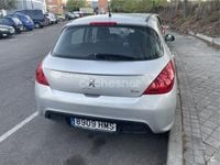 Usado Peugeot 308 Access 98 CV (72 kW) 2012 Gris / plata Berlina