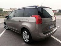 Usado Peugeot 5008 Family 112 CV (82 kW) 2012 Beige Monovolumen