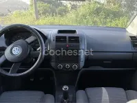 Usado VW Polo Highline 100 CV (73 kW) 2004 Gris / plata Utilitario