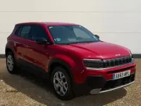 Usado Jeep Avenger Altitude 100 CV (73 kW) 2024 Rojo SUV