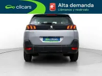 Usado Peugeot 5008 Active 131 CV (96 kW) 2021 Gris SUV