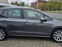 Usado VW Golf Sportsvan Advance 130 CV (95 kW) 2018 Gris / plata Monovolumen