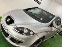 Usado Seat Altea Reference 105 CV (77 kW) 2004 Gris / plata Monovolumen