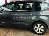 Usado Peugeot 5008 Active 120 CV (88 kW) 2016 Negro Monovolumen