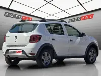 Usado Dacia Sandero Comfort 90 CV (66 kW) 2020 Blanco Berlina