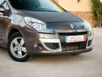 Usado Renault Scenic E-Tech Dynamique 106 CV (77 kW) 2010 Beige Monovolumen