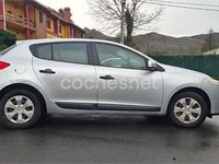 Usado Renault Mégane Authentique 100 CV (73 kW) 2010 Gris / plata Berlina