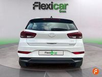 Usado Hyundai i30 120 CV (88 kW) 2024 Blanco Berlina
