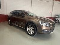 Usado Volvo V60 CC Momentum 150 CV (110 kW) 2018 Marrón Familiar