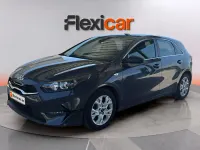 Usado Kia Ceed 136 CV (100 kW) 2023 Gris Utilitario