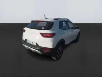 Usado Kia Stonic 84 CV (61 kW) 2023 Blanco SUV