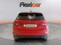 Usado Skoda Fabia Selection 95 CV (69 kW) 2024 Rojo Utilitario