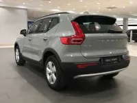 Nuevo Volvo XC40 2026 Gris SUV