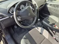 Usado Peugeot 207 90 CV (66 kW) 2007 Negro Berlina