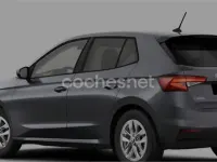 Usado Skoda Fabia Selection 80 CV (58 kW) 2024 Gris / plata Utilitario