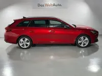 Usado Seat Leon FR 150 CV (110 kW) 2024 Rojo Familiar