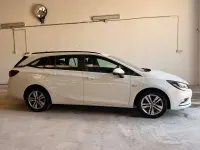 Usado Opel Astra Business 110 CV (80 kW) 2018 Blanco Familiar
