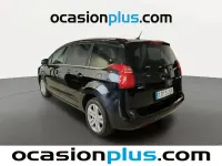 Usado Peugeot 5008 Style 120 CV (88 kW) 2016 Negro Monovolumen