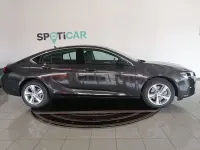 Usado Opel Insignia Business 122 CV (89 kW) 2022 Gris / plata Berlina