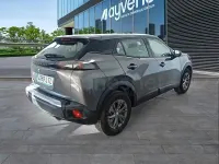 Usado Peugeot 2008 Active 110 CV (80 kW) 2021 Gris / plata SUV