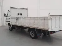 Usado Nissan Trade 63 CV (46 kW) 1989 Blanco Familiar