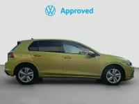 Usado VW Golf VII Life 150 CV (110 kW) 2021 Amarillo Utilitario