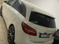 Usado Mercedes B180 Urban 109 CV (80 kW) 2015 Blanco Utilitario