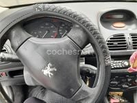Usado Peugeot 206 70 CV (51 kW) 2002 Gris / plata Berlina