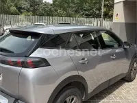 Usado Peugeot 2008 Active 130 CV (95 kW) 2023 Gris / plata SUV
