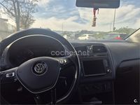 Usado VW Polo 75 CV (55 kW) 2017 Azul Berlina