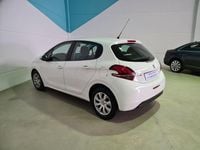 Usado Peugeot 208 Active 82 CV (60 kW) 2018 Blanco Utilitario