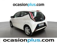 Begagnad Toyota Aygo X-play 69 HK (50 kW) 2018 Vit Halvkombi