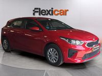 Begagnad Kia Ceed 115 HK (84 kW) 2020 Röd Halvkombi