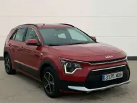 Usado Kia Niro 141 CV (103 kW) 2023 Rojo SUV