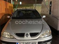 Usado Renault Mégane 100 CV (73 kW) 1999 Gris / plata Berlina