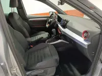 Usado Seat Arona FR 150 CV (110 kW) 2023 Gris / plata SUV