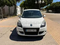 Usado Renault Scénic Authentique 95 CV (69 kW) 2011 Blanco Monovolumen