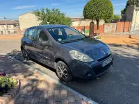 Usado Renault Clio II Authentique 75 CV (55 kW) 2011 Gris / plata Berlina