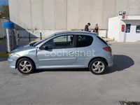 Usado Peugeot 206 90 CV (66 kW) 2005 Gris / plata Berlina
