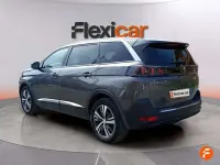 Usado Peugeot 5008 Allure 136 CV (100 kW) 2024 Gris SUV