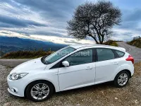 Usado Ford Focus Trend 115 CV (84 kW) 2011 Blanco Berlina