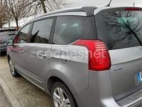 Usado Peugeot 5008 Style 120 CV (88 kW) 2015 Gris / plata Monovolumen