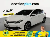 Usado Toyota Auris Hybrid 136 CV (100 kW) 2016 Blanco Berlina