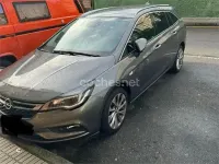 Usado Opel Astra Excellence 136 CV (100 kW) 2017 Gris / plata Familiar
