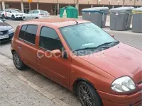Usado Renault Clio II 60 CV (44 kW) 1999 Marrón Berlina