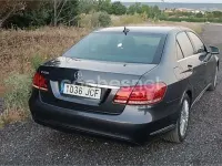 Usado Mercedes E220 Elegance 170 CV (125 kW) 2015 Gris / plata Berlina