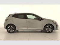 Usado Renault Clio V Techno 100 CV (73 kW) 2025 Gris Berlina