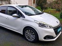 Usado Peugeot 208 Allure 82 CV (60 kW) 2017 Blanco Utilitario