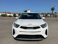 Usado Kia Stonic 84 CV (61 kW) 2022 Blanco SUV