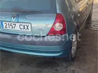Usado Renault Clio II Privilege 80 CV (58 kW) 2004 Azul Berlina